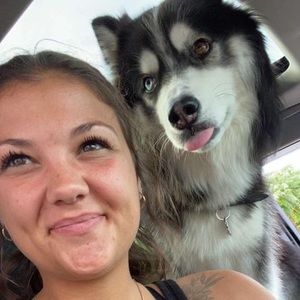 Meet your Posher, Holly